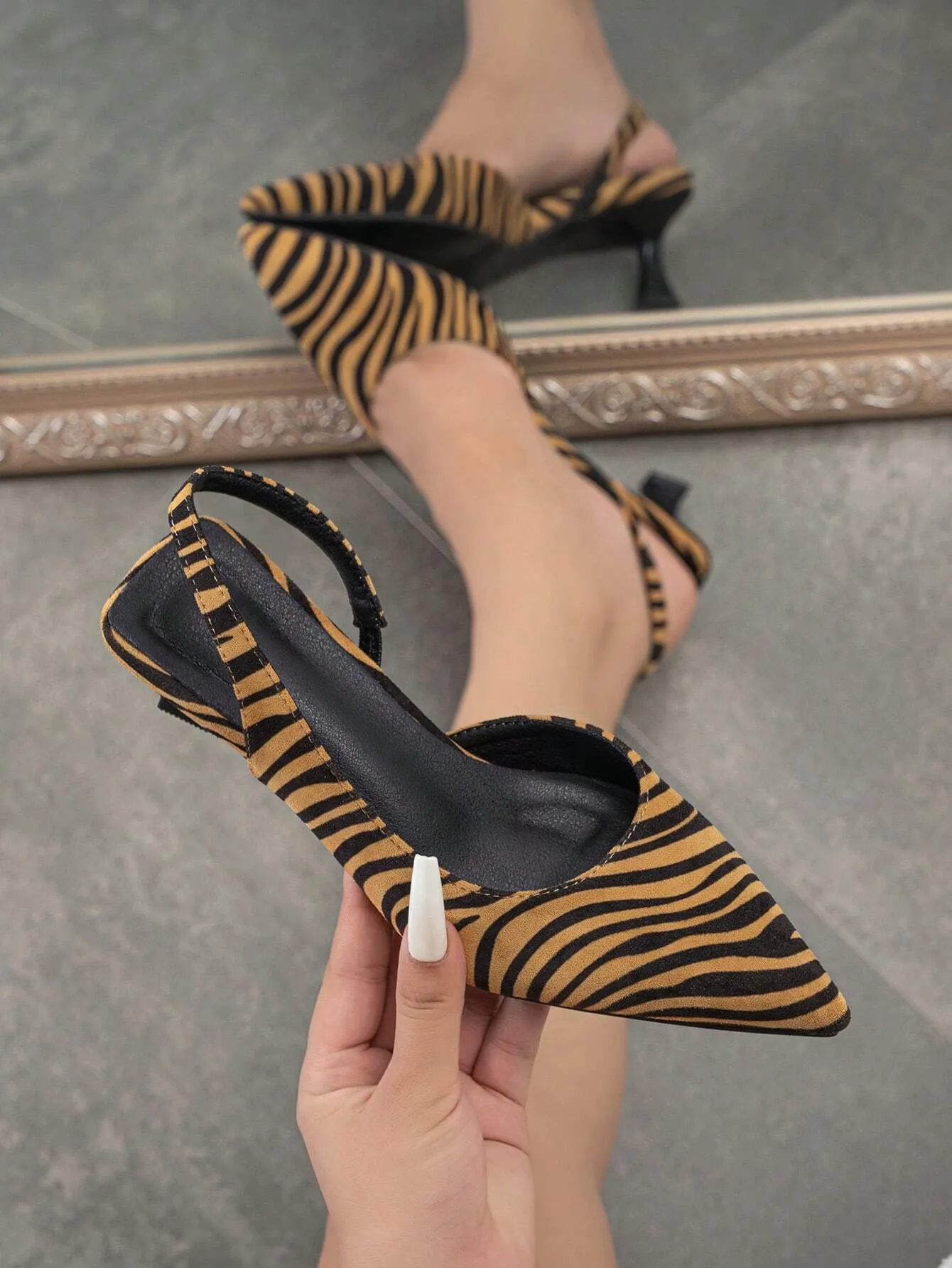 2024 New Autumn Fashion Pointed Toe Backstrap Zebra Print Quality Mid Heel Slip-On Leopard Print Backless