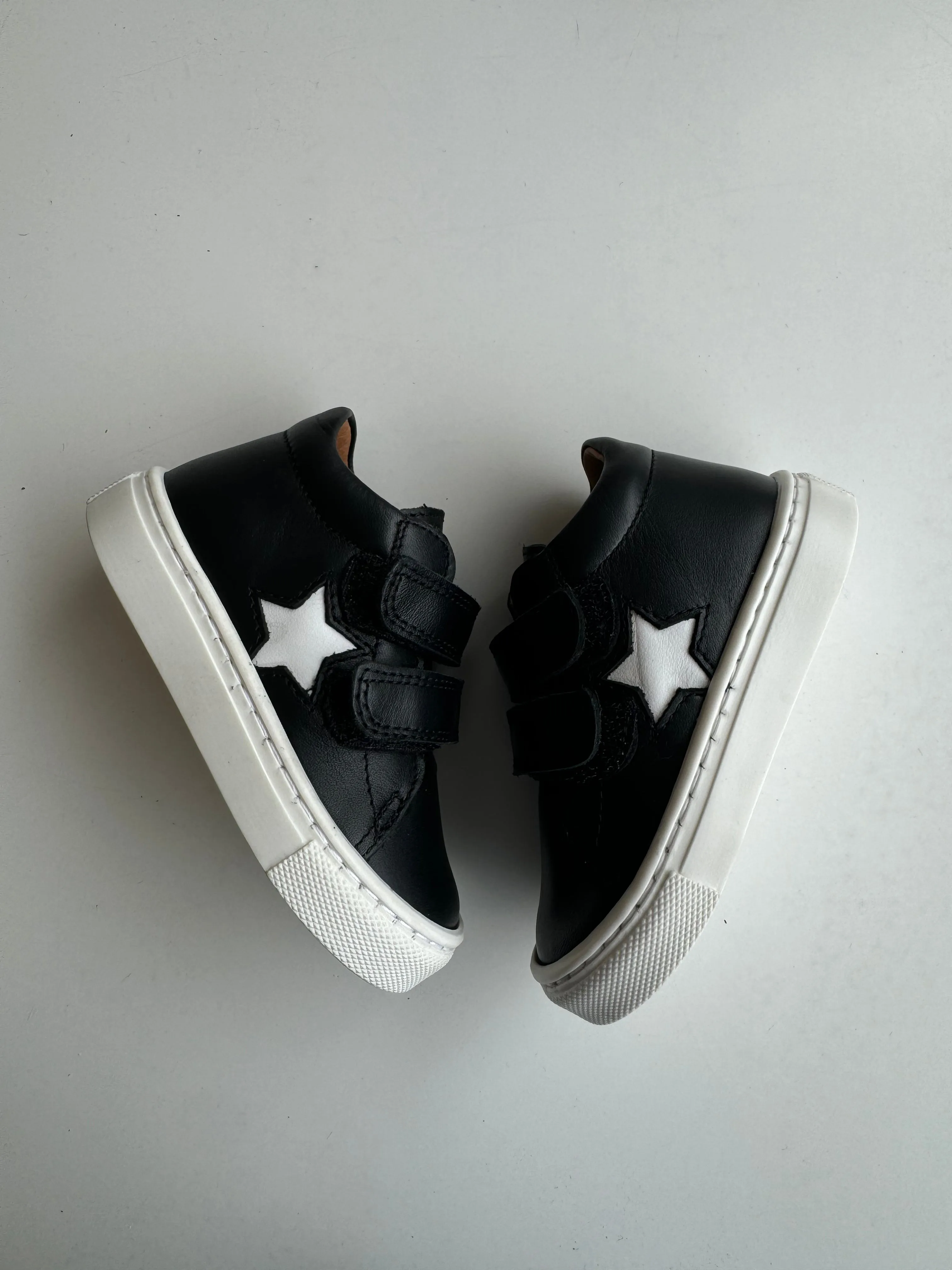 Atlanta Baby Black Star Velcro Sneaker