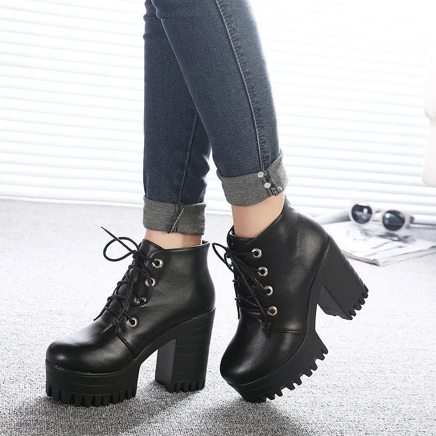 "NOIR" PLATFORM BOOTS