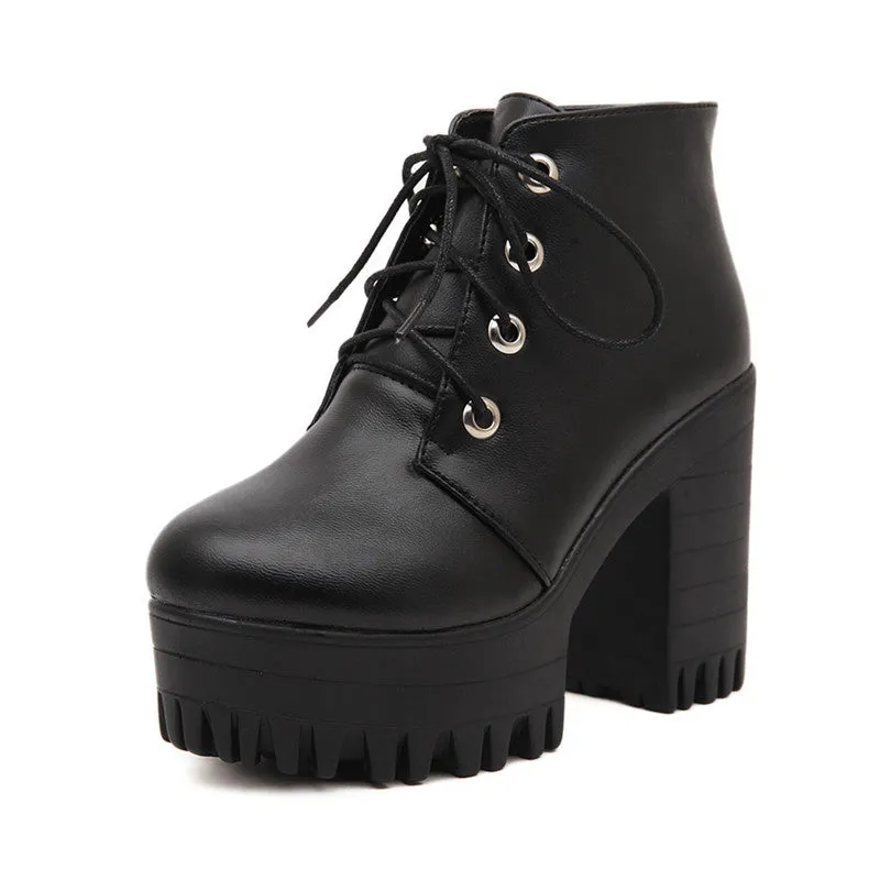 "NOIR" PLATFORM BOOTS