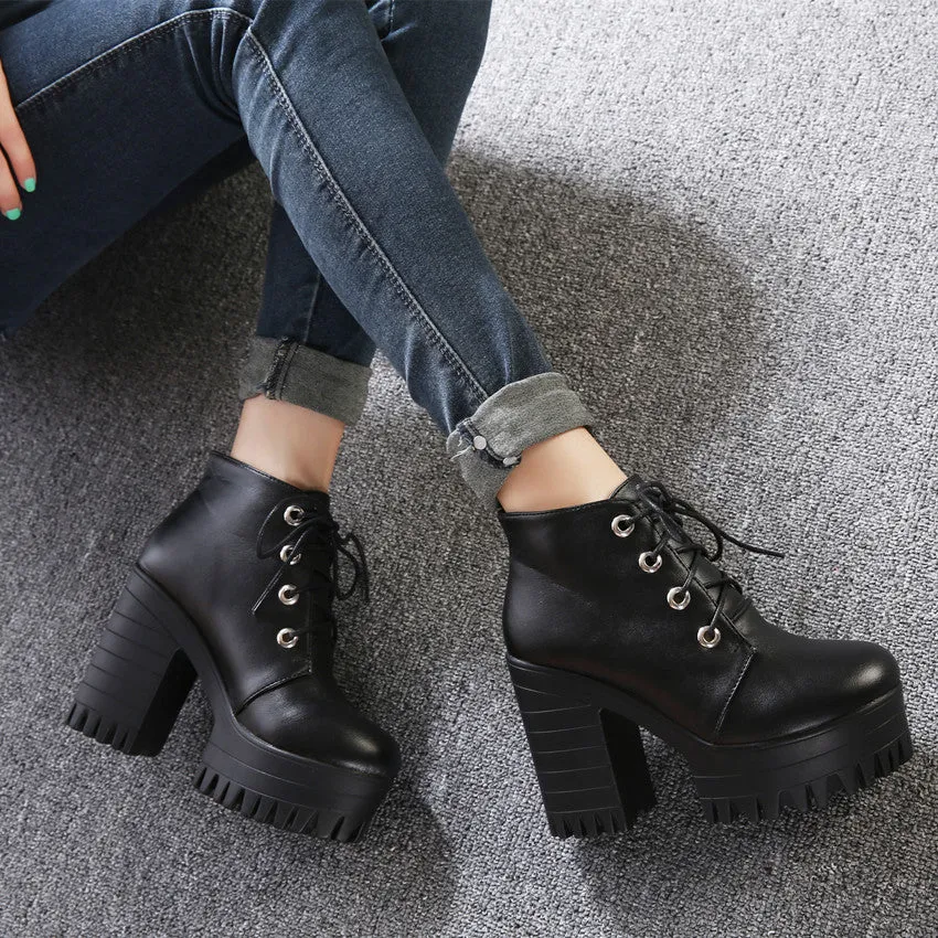 "NOIR" PLATFORM BOOTS